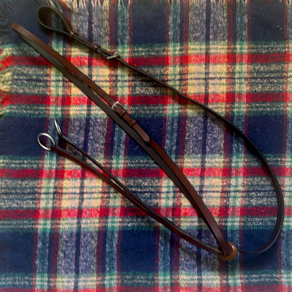Leather running martingale. Large horse size.